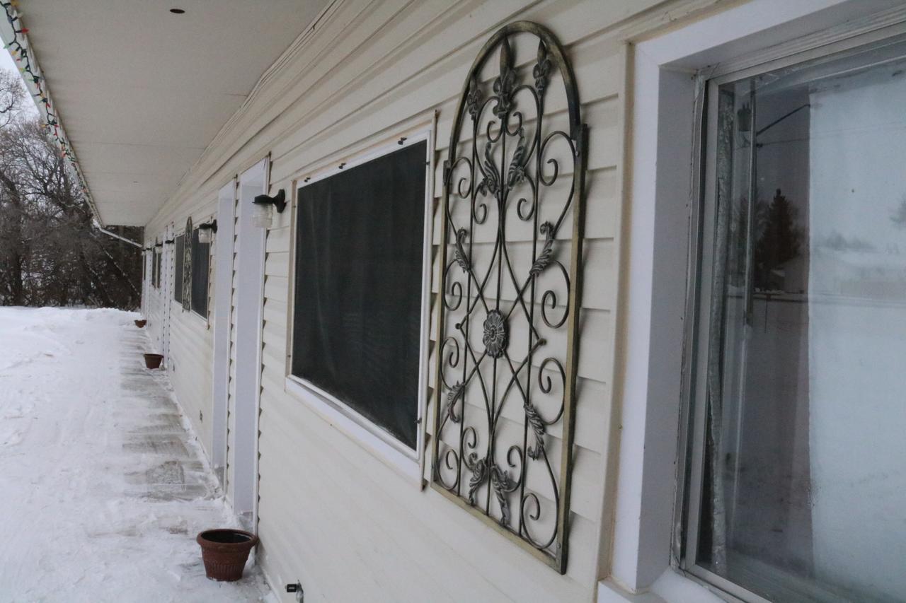 Wakaw Lodge Motel エクステリア 写真